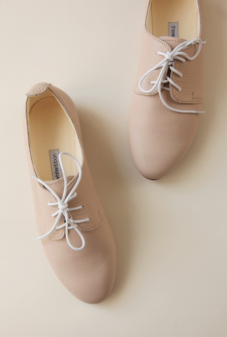 AMIRA Oxford Shoes - Nude Textured