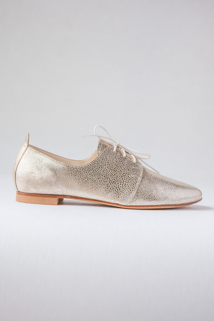 AMIRA Oxford Shoes – Golden Pattern
