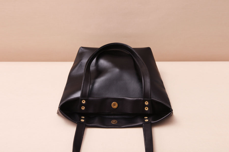 AMA Tote – Black