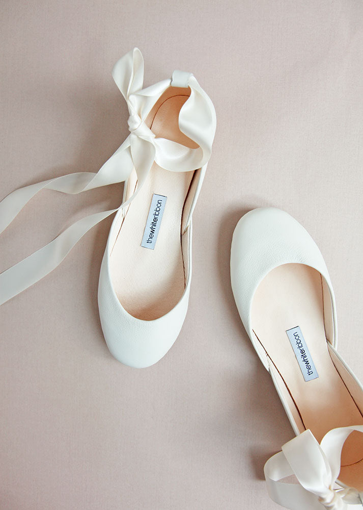 Wedding shoes in ivory
